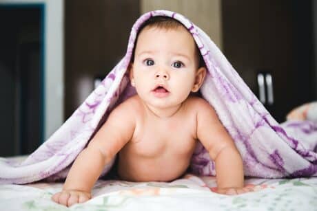 How to photograph newborn in a blanket