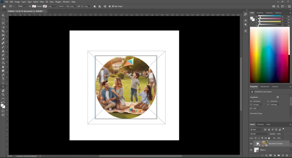 Photoshop interface showing a photo placed inside a circular frame.